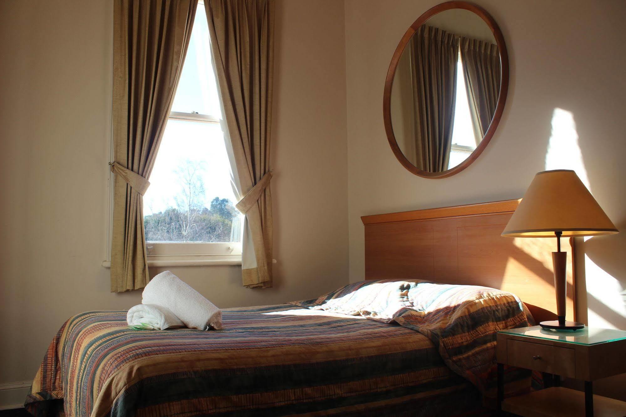 Gardners Inn Hotel Блэкхит Экстерьер фото