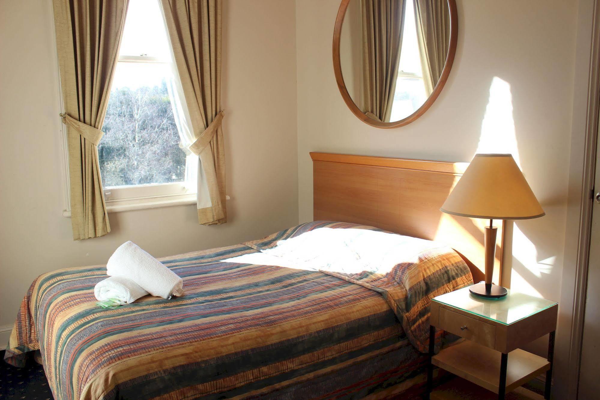 Gardners Inn Hotel Блэкхит Экстерьер фото