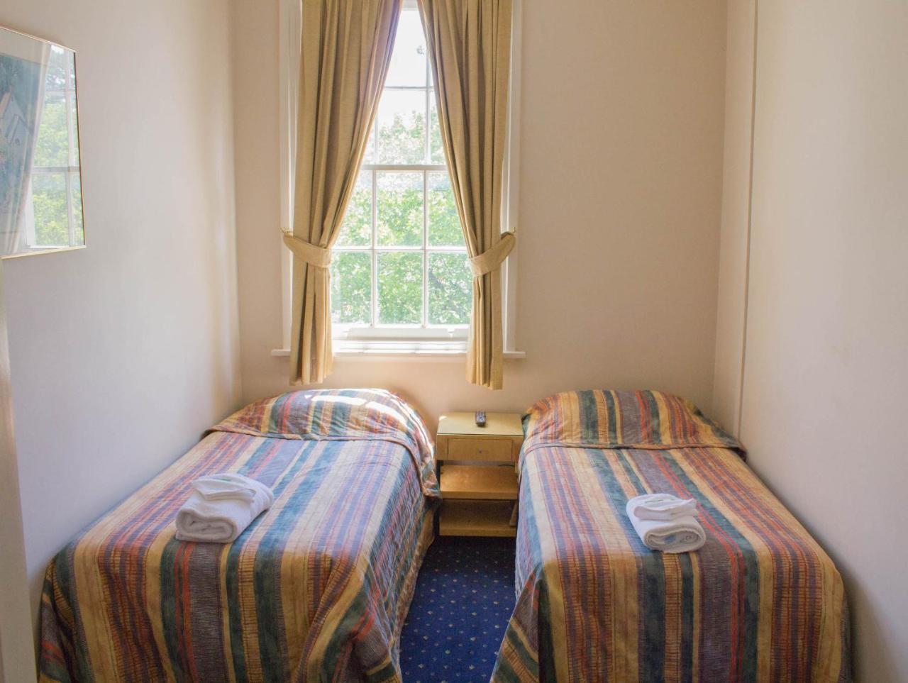 Gardners Inn Hotel Блэкхит Экстерьер фото