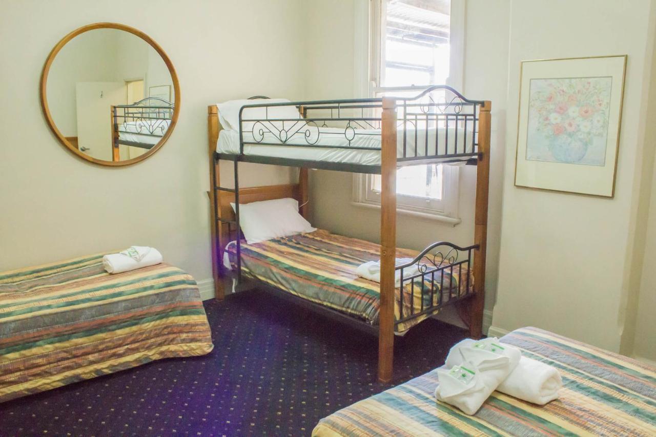 Gardners Inn Hotel Блэкхит Экстерьер фото